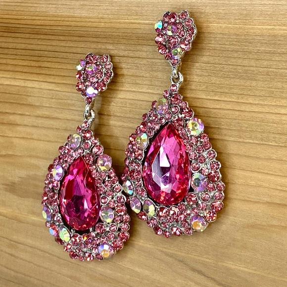 FINAL MARKDOWN   Pink Austrian Crystal Chandelier Pageant Earrings - Picture 5 of 6